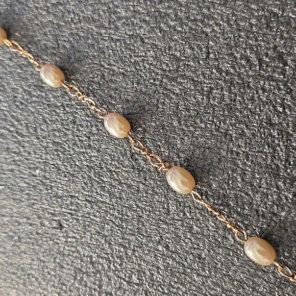 Monet retro drop gold tone pearl necklace - Picture 4 of 5